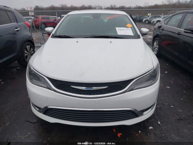 Chrysler 200 Limited Image 13