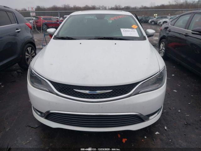 Chrysler 200 Limited Image 13