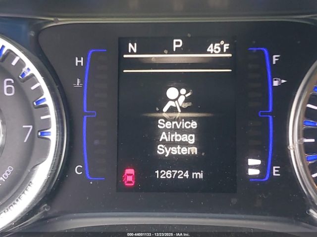 Chrysler 200 Limited Image 14