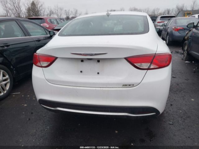 Chrysler 200 Limited Image 16