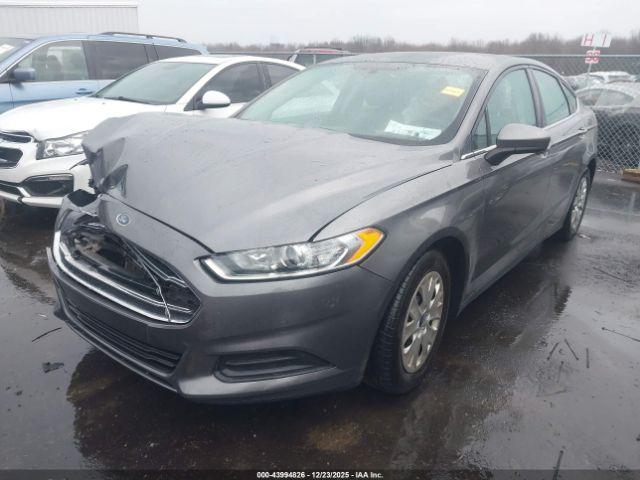Ford Fusion S Image 2