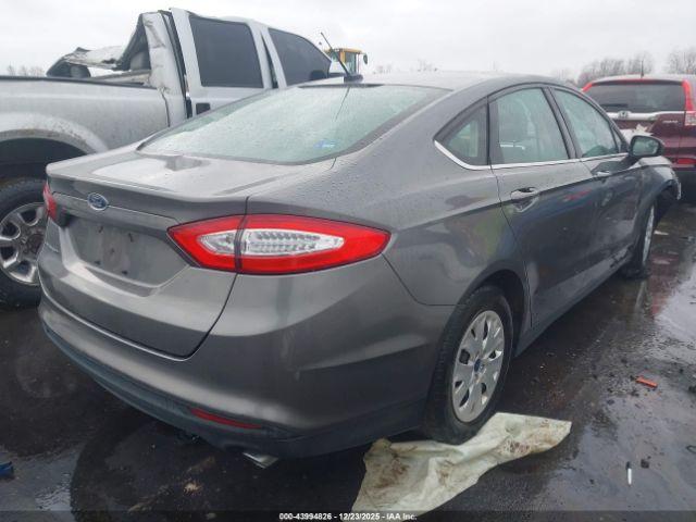 Ford Fusion S Image 9