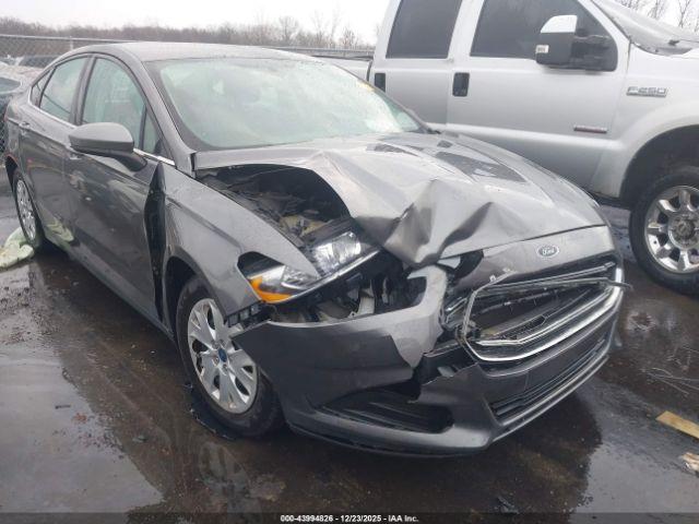 Ford Fusion S Image 14