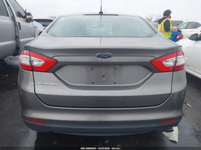 Ford Fusion S Image 16