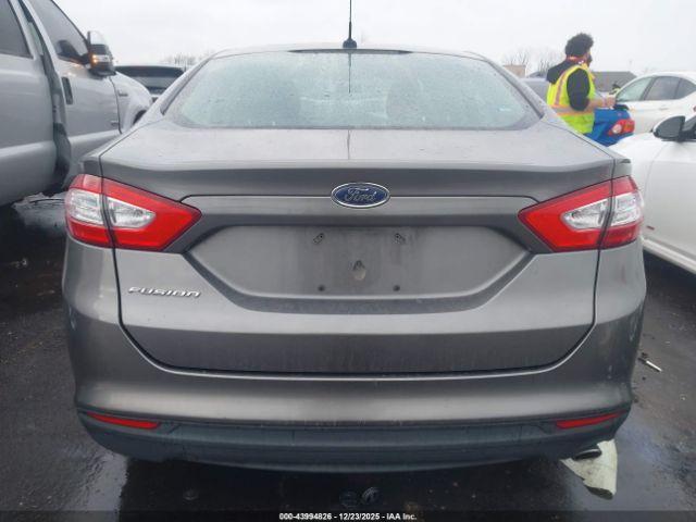 Ford Fusion S Image 16