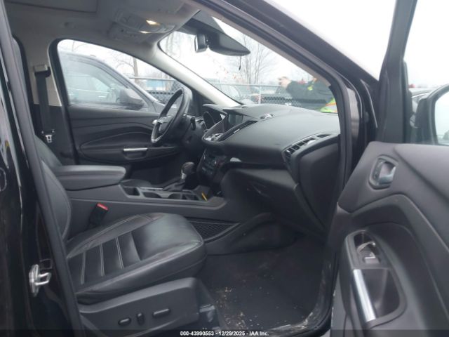 Ford Escape Titanium Image 16