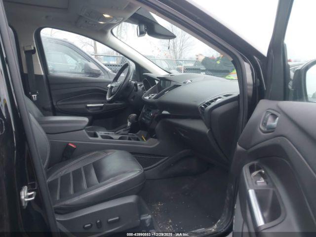 Ford Escape Titanium Image 16