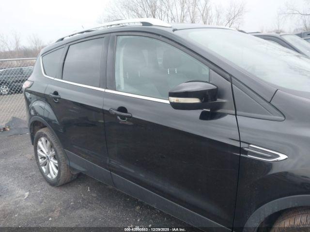 Ford Escape Titanium Image 8