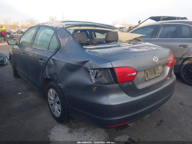 Volkswagen Jetta 2.0l S Image 3