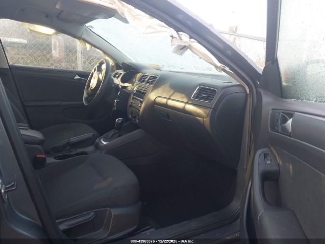 Volkswagen Jetta 2.0l S Image 5