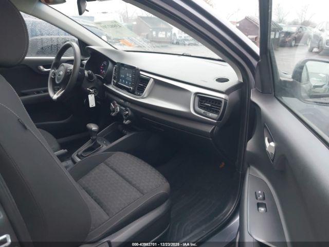 Kia Rio S Image 8