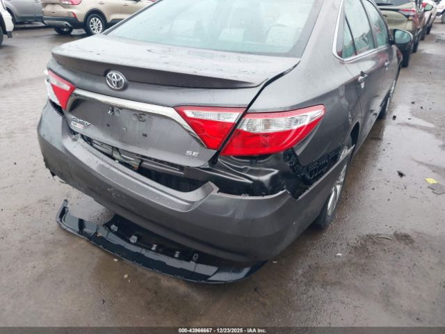 Toyota Camry Se Image 15