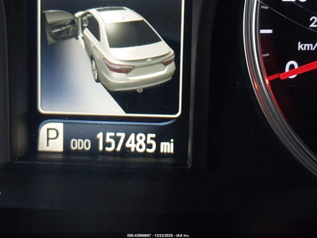 Toyota Camry Se Image 12