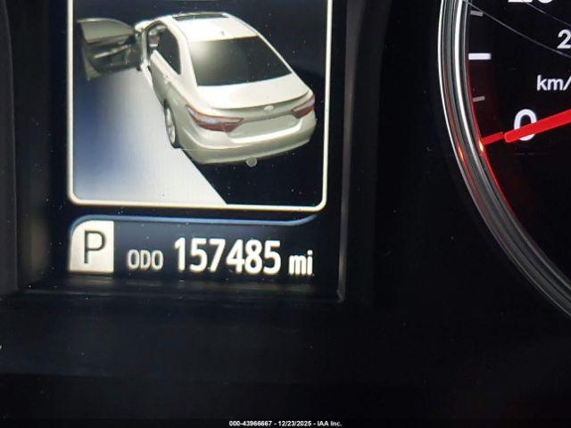 Toyota Camry Se Image 12