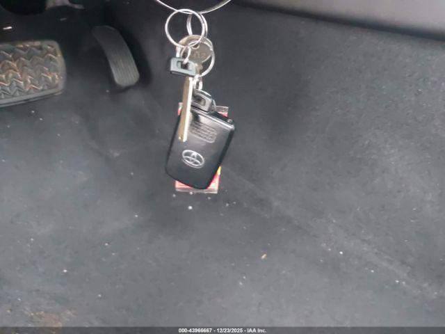 Toyota Camry Se Image 6