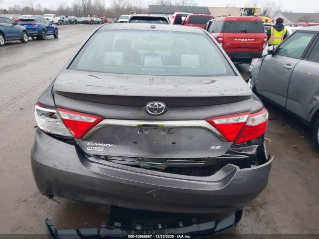 Toyota Camry Se Image 9