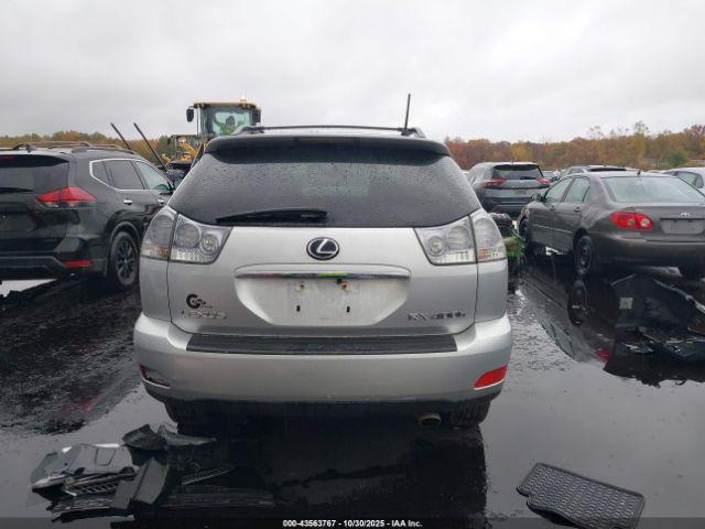 Lexus RX Image 16