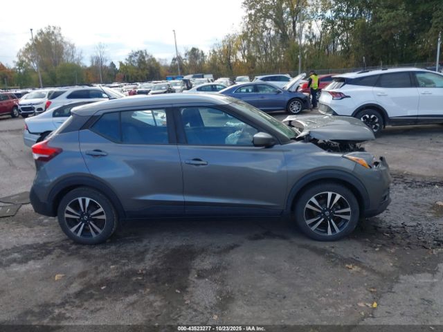 Nissan Kicks Sv Image 14
