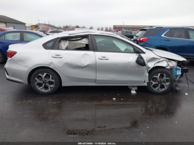 Kia Forte Lxs Image 14