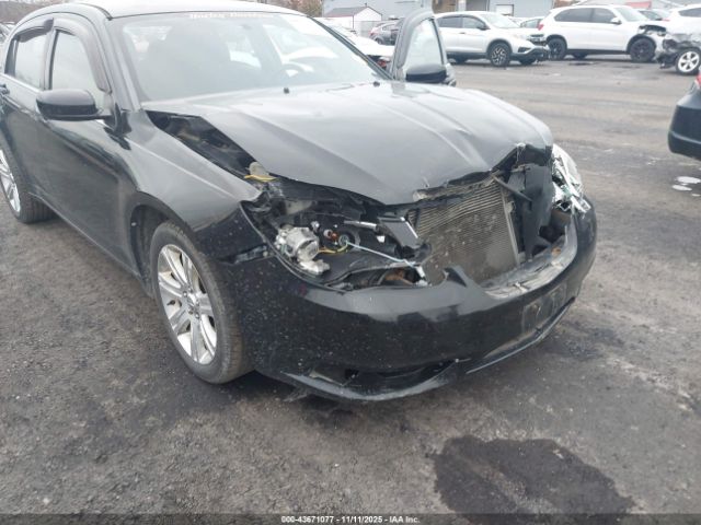 Chrysler 200 Lx Image 14