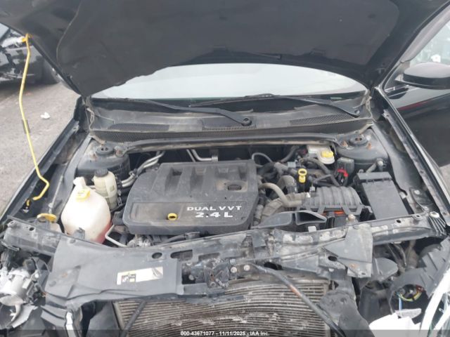 Chrysler 200 Lx Image 9