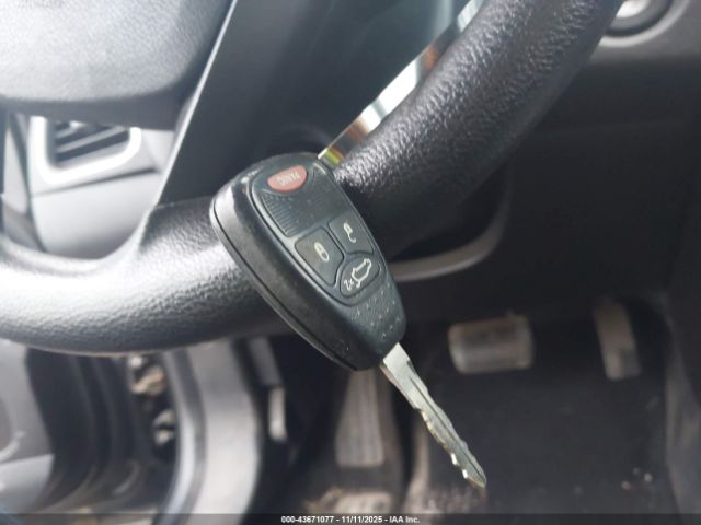 Chrysler 200 Lx Image 2