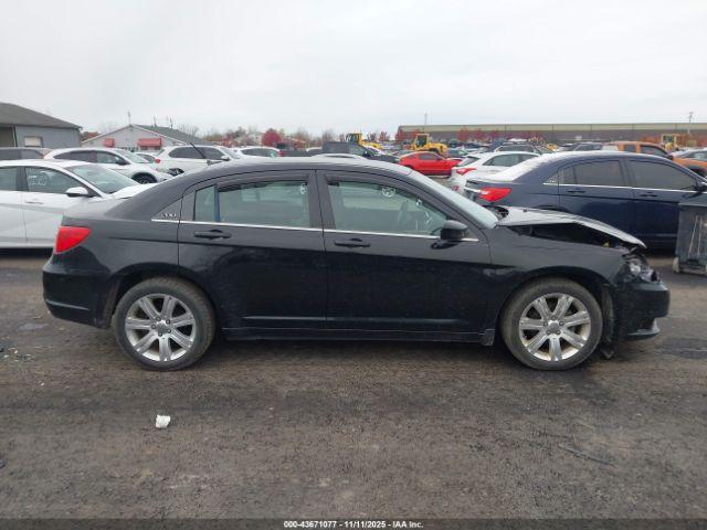 Chrysler 200 Lx Image 3