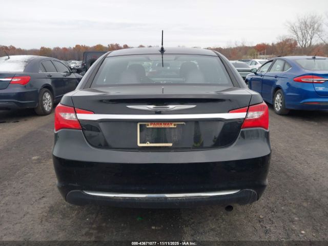 Chrysler 200 Lx Image 5