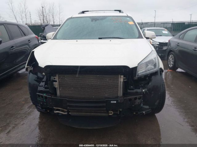 GMC Acadia Denali Image 10