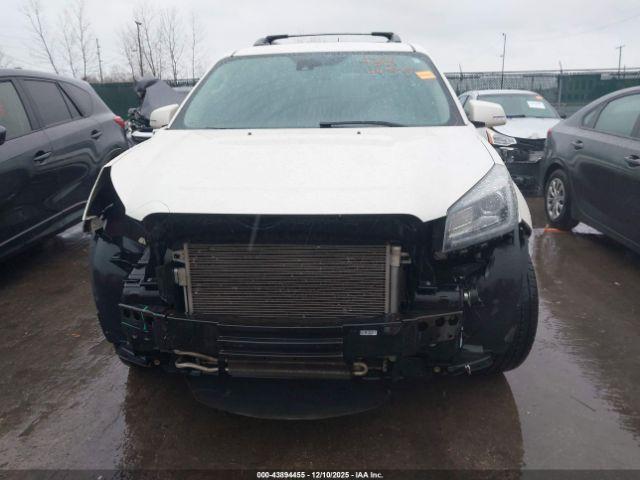 GMC Acadia Denali Image 10