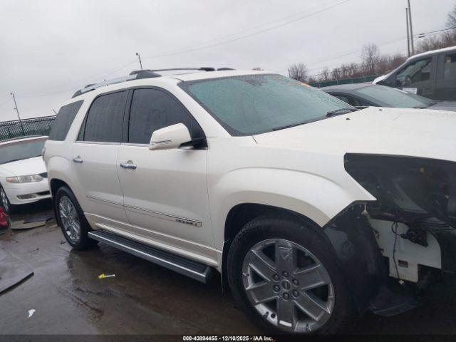 GMC Acadia Denali Image 11