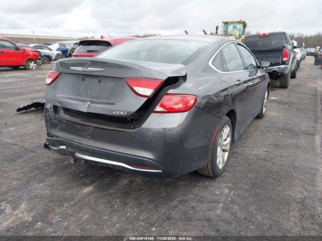 Chrysler 200 Limited Image 4