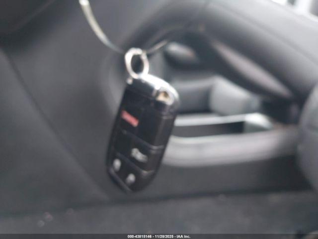 Chrysler 200 Limited Image 15