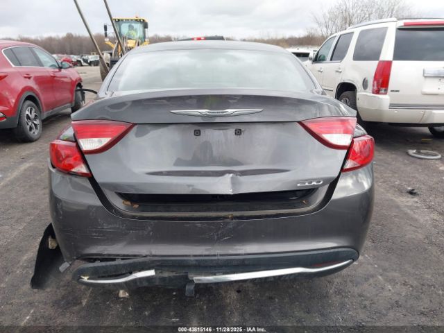 Chrysler 200 Limited Image 16