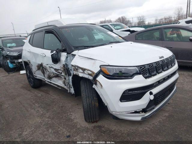  Salvage Jeep Compass