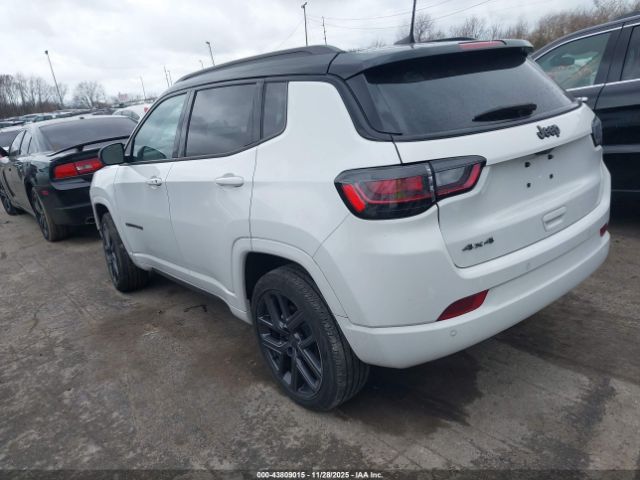 Jeep Compass Limited 4x4 Image 4