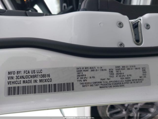 Jeep Compass Limited 4x4 Image 11