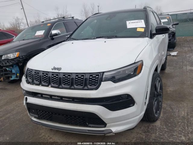 Jeep Compass Limited 4x4 Image 12