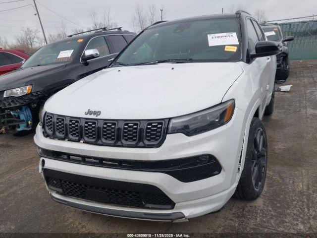 Jeep Compass Limited 4x4 Image 12