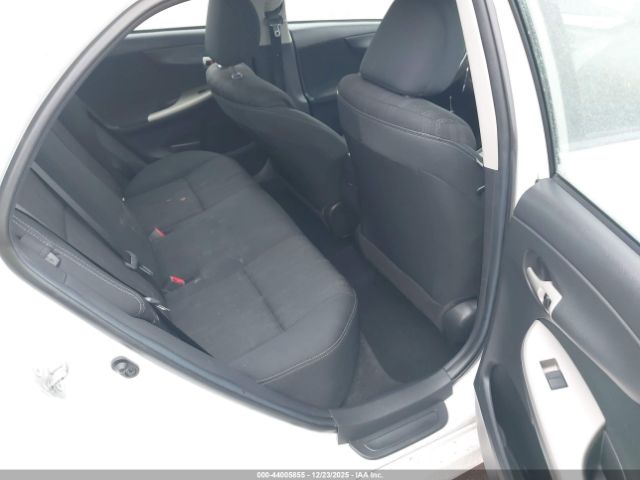 Toyota Corolla S Image 5