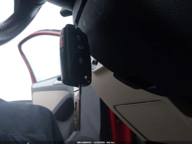 Volkswagen Jetta 2.0l Tdi Image 11