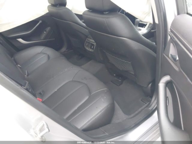 Cadillac CTS Standard Image 12