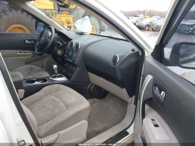 Nissan Rogue S Image 5