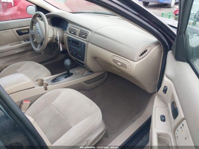 Ford Taurus Se Image 4