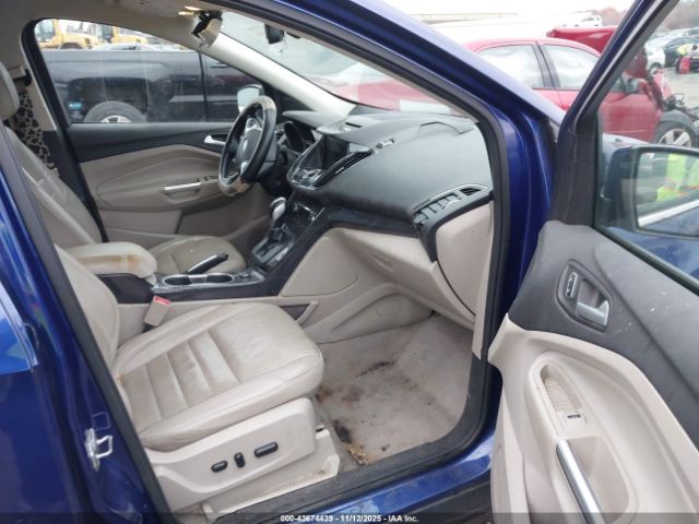 Ford Escape Titanium Image 2