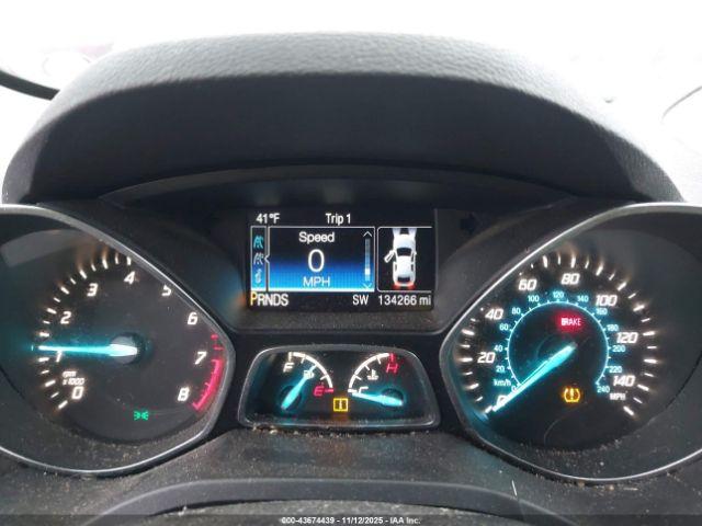 Ford Escape Titanium Image 3