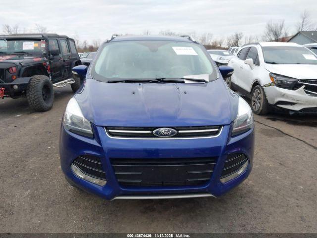 Ford Escape Titanium Image 8