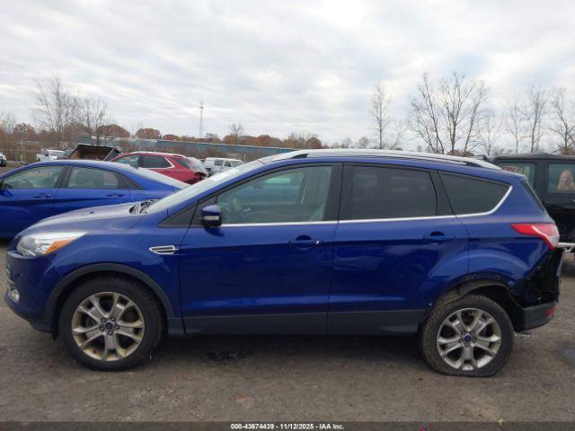 Ford Escape Titanium Image 11