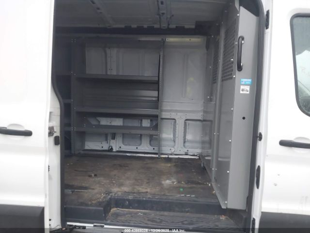 Ford Transit Image 8