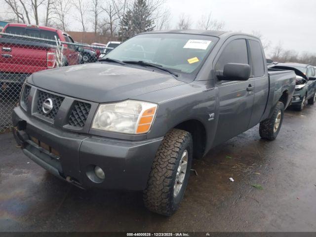 Nissan Titan Xe Image 2